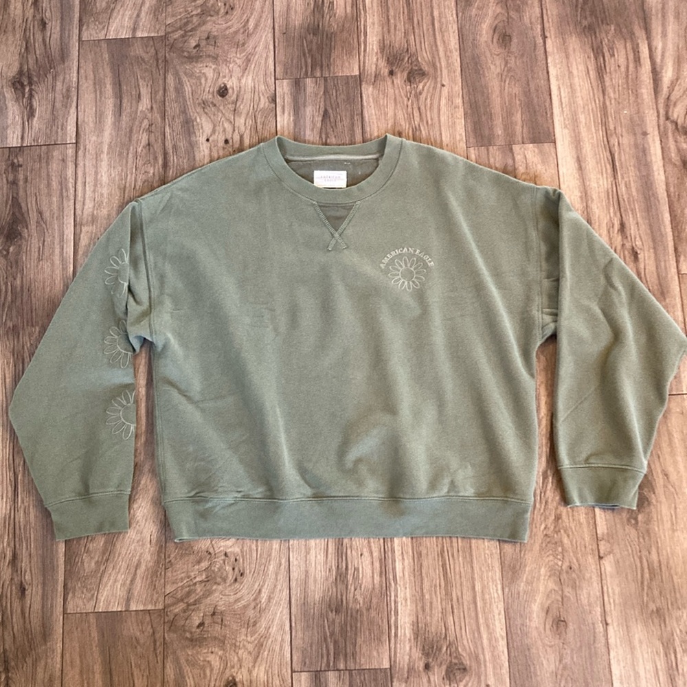 NWT American Eagle Crew Sweatshirt Medium